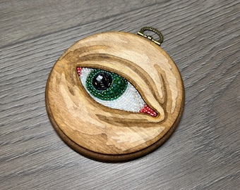 Green Eye 4" Beadwork Embroidery Hoop