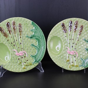 Art Nouveau pair of majolica barbotine asparagus serving dish plate by Bordallo Pinheiro