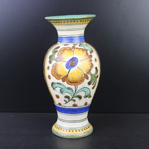Eine Vintage Retro Blumenvase von Gouda Holland Plazuid.