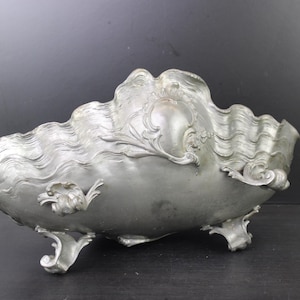 Art Nouveau floral seashell like centerpiece flower dish by Kayserzinn.