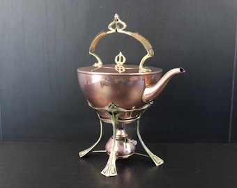 Chaleira elétrica Art Nouveau em latão e cobre com queimador, da WMF.