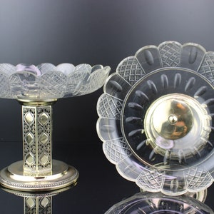 Art Nouveau pair of floral flower of fruit dishes centerpieces by WMF.