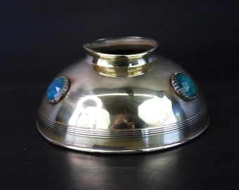 Pantalla de lámpara de latón estilo Arts & Crafts.