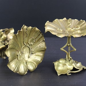 Art Nouveau pair of bronze floral water lily centerpieces tazza&#39;s.