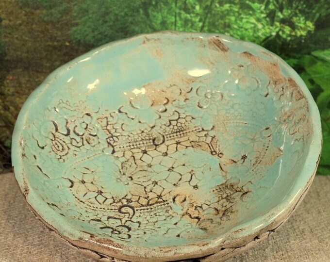 Bird trough Ø 23 ceramic decorative bowl, turquoise with lace decor - handmade / unique