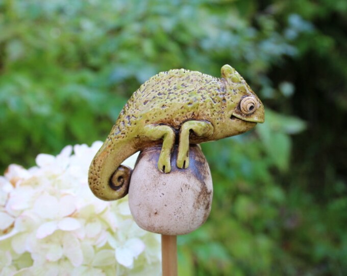 Ceramic chameleon bed plug flower pot plug - unique - gift garden ceramics