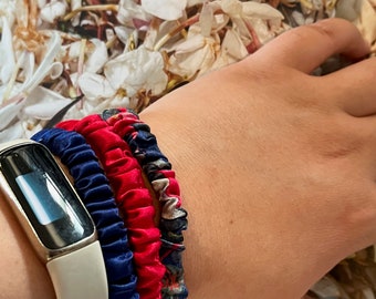 Mitternachtsgarten | Einzel oder 3er-Set Skinny Scrunchie aus reiner Maulbeerseide | Weekly Special Haargummis | 1,1 cm