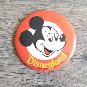 Vintage Disneyland Pinback Button.