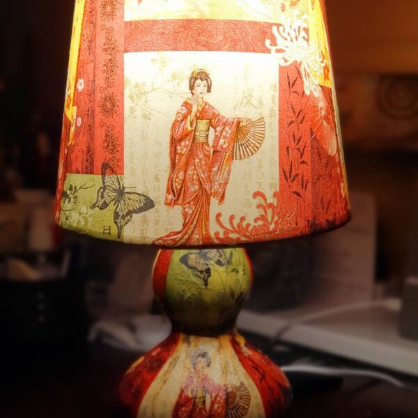 Japon Geisha Femme Rouge Design Lampe de Table Veilleuse Cadeau Maison & ameublement Chinois oriental Accessoires Art déco fait main