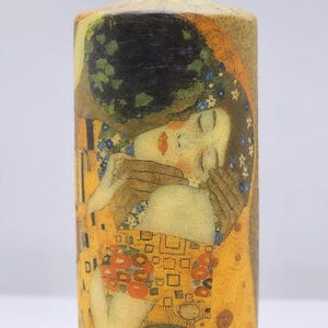 Klimt de kus | Kerkkaars met ontkoppelde pilaar | Woondecoraties | Handgemaakt versierd cadeau