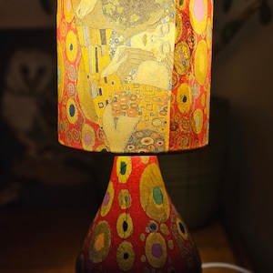 RED Klimt The Kiss XII. Abstract Collage Decoupage Teardrop Small Table Lamp Design Home Decor Bedside Night Light Gift