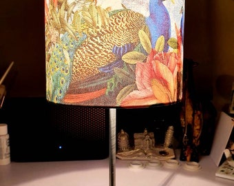 Lámpara de mesita de noche con diseño decoupage: Luz de noche con diseño de jardín de flores de pavo real