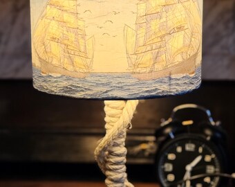 Lámpara de mesa rústica con cuerda, diseño de barco Cutty Sark, luz de noche decoupage, regalo, decoración del hogar hecha a mano