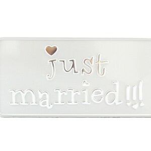 Just Married US USA Tablica rejestracyjna z wytłoczonym aluminium Wyprodukowano w Niemczech Ekspresowa wysyłka