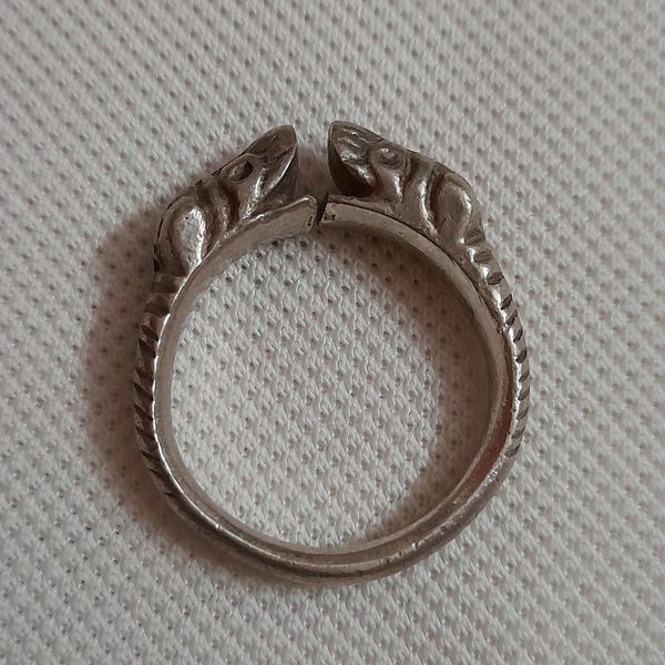 Vintage 1980s Ring Handmade Ring High Grade Old Solid Silver Ring Rajasthan Tribal Ring Banjara Ring Animal Head Ring US 9 3/4 Size Old Ring
