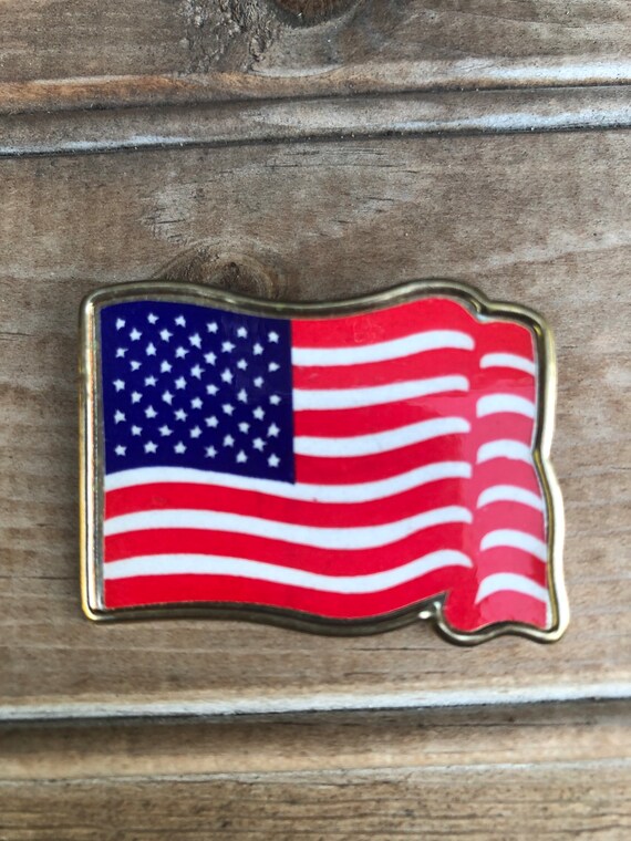 Vintage Lapel Patriotic American Flag Pin approx 1 1/… Gem