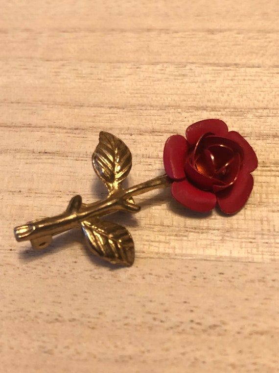 Vintage Delicate Rose and Gold colored Pin Brooch