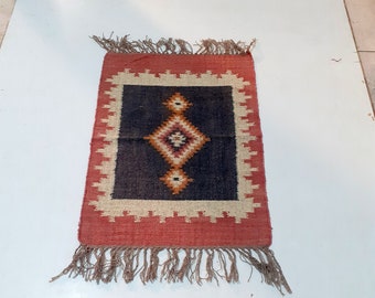 Alfombras de lana y yute de diseño, de 2x3 pies cuadrados, hechas a mano. Alfombras tradicionales Bhomian Killim para interiores y exteriores.