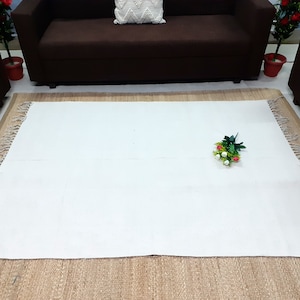 Prachtig wit katoenen kelimtapijt, handgeweven tapijt, handgemaakt tapijt, keukendecortapijt.