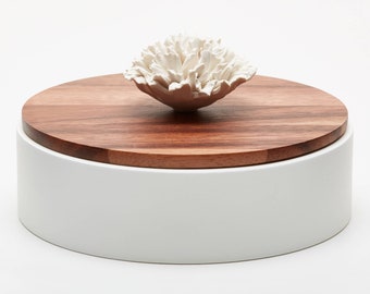 Jewel Box, Acacia Wood, Ceramic flower, round box, diameter 15 cm, Luxe Product, French brand. ANOQ French Riviera collection