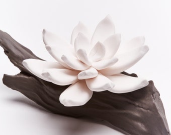 Relaxing home fragrance diffuser. Oil diffuser, porcelaine flower fixed on a ceramic stand. Perfect for essential oils or perfume. L 17 cm.