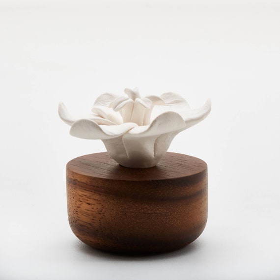 Oil Diffuser in Ceramic and Wood, Wireless Product, Jasmin Flower Design,  Natural Perfume Scent Diffuser, Aromatherapy.anoq Paris Collection 