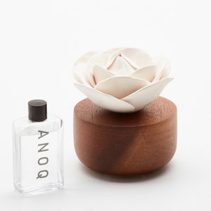 Oil diffuser, made of white porcelain  and Acacia wood, Rose flower design - Use with Essential oils or home perfume. Aromatherapy . BY ANOQ