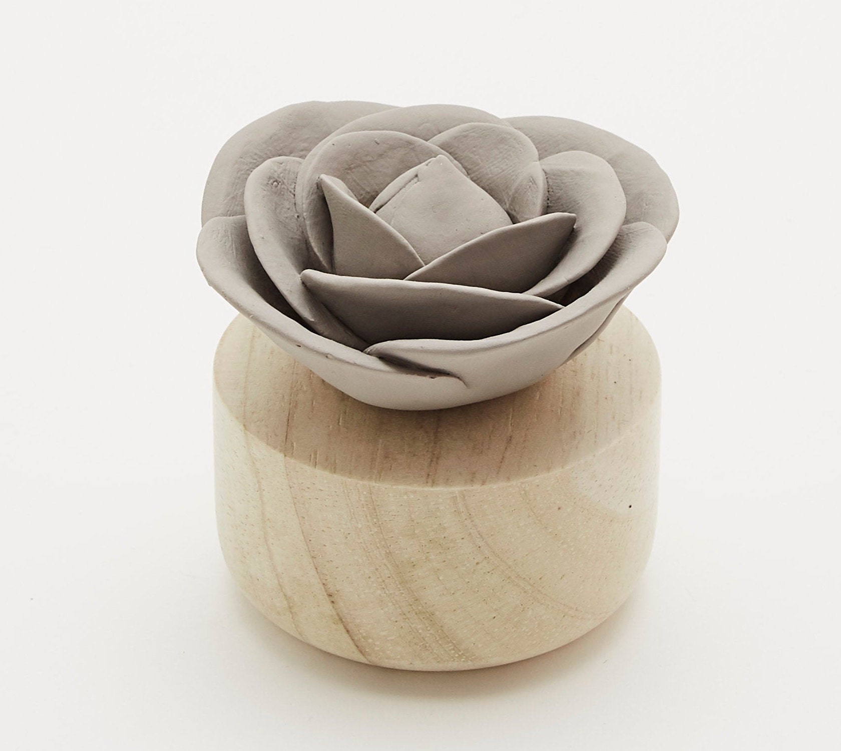 Diffuseur de Parfum, Pour Huiles Essentielles et Rose en Porcelaine Coloris Gris, Fait Main, Base Bo