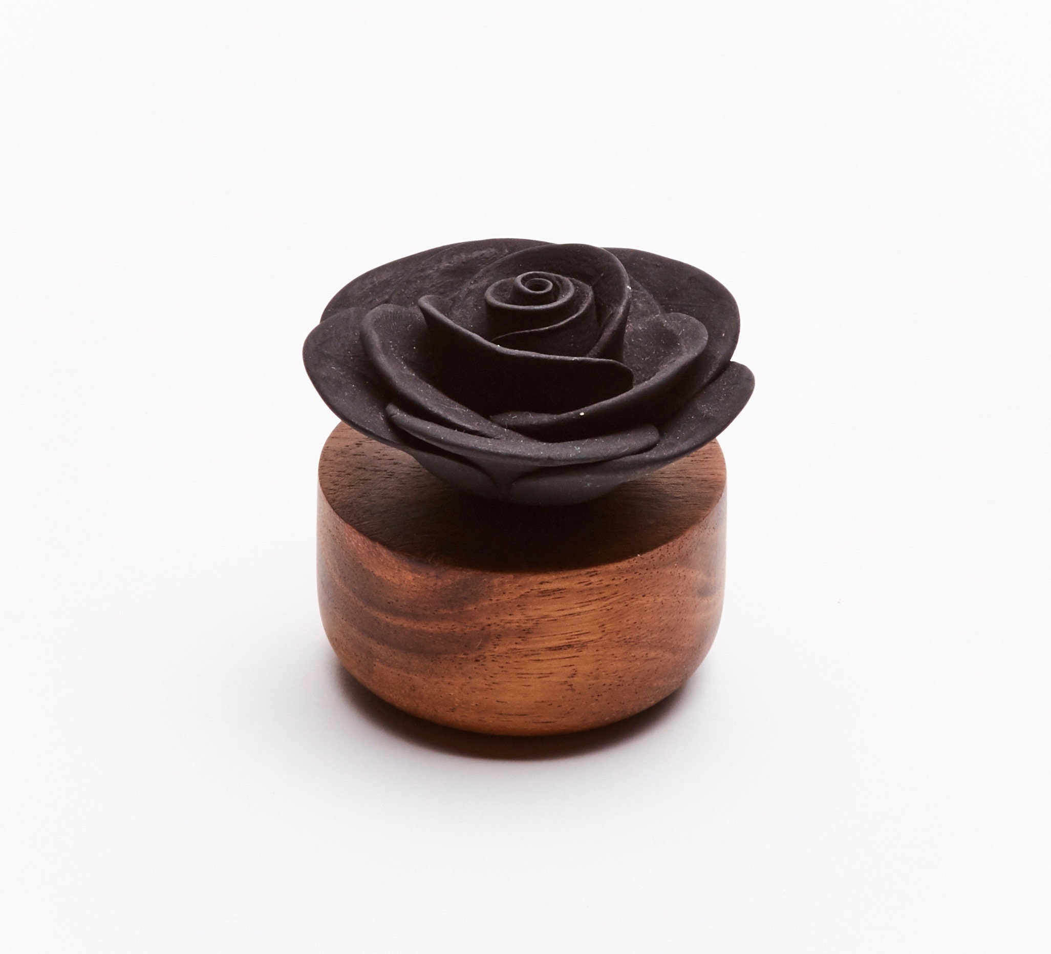 Diffuseur Huile Essentielle, Fleur Gardenia Noire, en Porcelaine à Parfumer, Dim 7cm, Objet Déco Éco