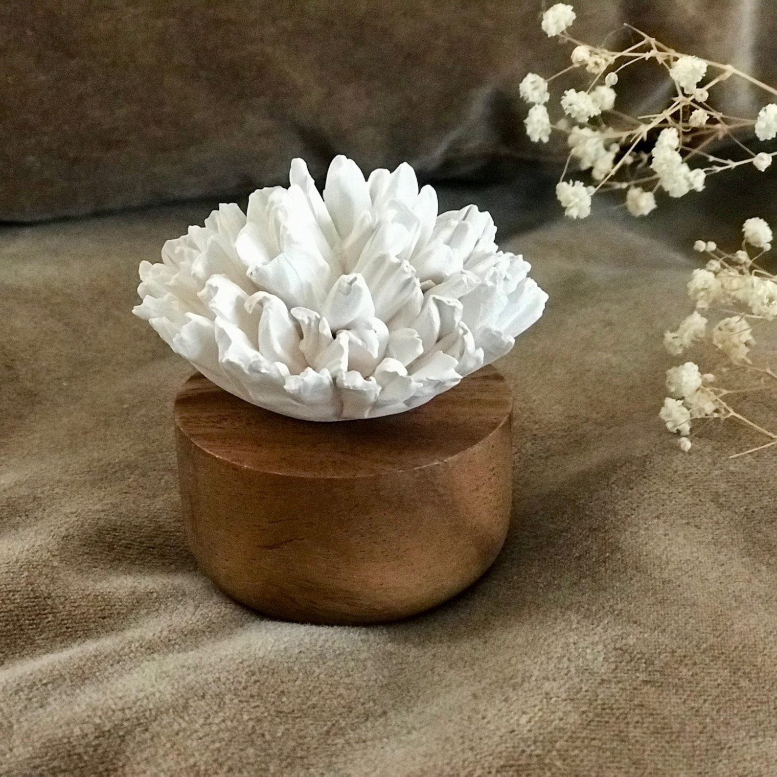 Oil Diffuser, Porcelain Diffuser Coral Flower, Wood Acacia Base With ...