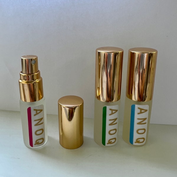Kit de différents parfums d'intérieur, set de 3 vaporisateurs pour diffuseur aromatique, sprays 5ml, en verre givré. Collection ANOQ Fresh