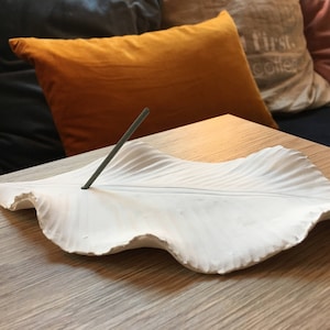 Ceramic incense holder, perfume diffuser,suitable for incense stick and cones, white ceramic. Ash catcher,meditation. Relaxing home diffuser