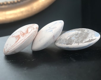 Set di 3 sassolini profumati, argilla 100% naturale, motivo marmorizzato, per bucato/auto/borsa, olio essenziale e profumo, diametro 5 cm. Deodorante per ambienti