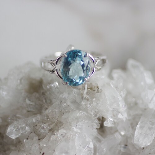 4.73 Carat Topaz Ring shops