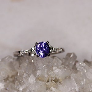 1.08 Carat Natural Purple/Blue Sapphire Ring With Diamond Accents in 14k White Gold
