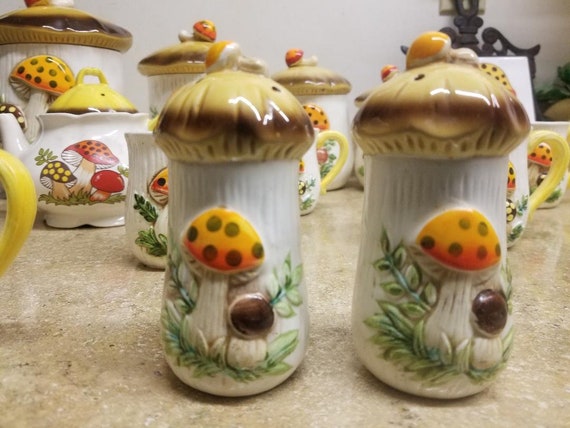 Merry Mushroom Kitchen Decor 30 Piece Set Sears And Roebuck Etsy