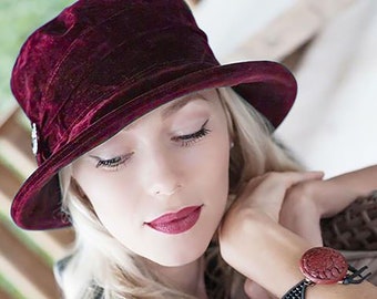 Chapeau cloche Downton Abbey bordeaux chaud pour femmes, chapeau de style vintage en tissu imperméable doux, chic hivernal simple, rouge vin de mûrier