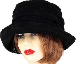 Chic Black Winter Fashion Hat for Women, Smart Autumn / Fall Style, Ebony Rainproof Vintage Style Hat, Soft Foldable Brim, One Size Fits All