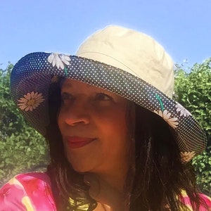 Smart Ladies Sun Hat with Big Soft Brim, Handmade in England with 100% Cool Cream Cotton and a Navy Contrast Daisy Pattern, Travel Packable