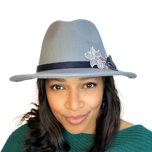 Classic Light Grey Fedora Hat for Women, Cool Cotton Polyester Mix for Beach & Holiday, Wide Brim Sun Protection, Stylish Boho Pretty Cowboy