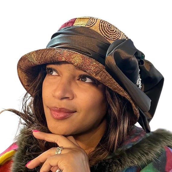 1920s Tapestry Cloche With Big Brown Bow + Dramatic Brooch  display picture 2