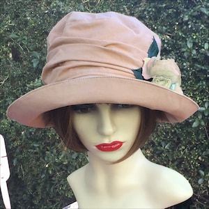 Edwardian Hats, Titanic Hats, Tea Party Hats English Romance Summer Downton Abbey Hat Style for Ladies in Flattering Salmon Pink $79.53 AT vintagedancer.com