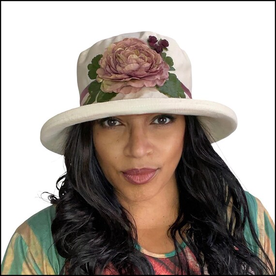 Cream Cotton Laura Ashley Style Summer Hat With Mauve Rose  display picture 1