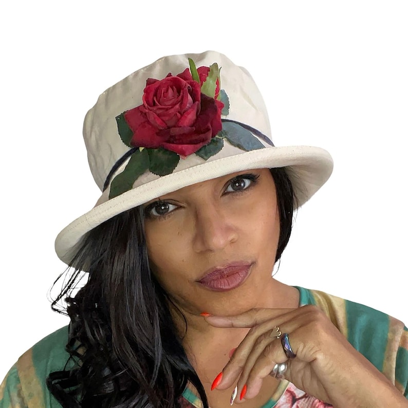 Cool Cream Cotton Sunhat for Women, Dramatic Red Rose Flower Trim & Velvet Ribbon, Packable Ladies Summer Hat, Smart Vintage Church Hat Small Brim (8cm)