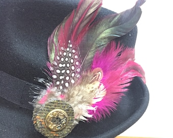 Bright Pink Feather Button Brooch, Fun Fluffy Hat Pin in Eye Catching Magenta, Stylish Groomsman Buttonhole Alternative, Scarf Pin for Shawl