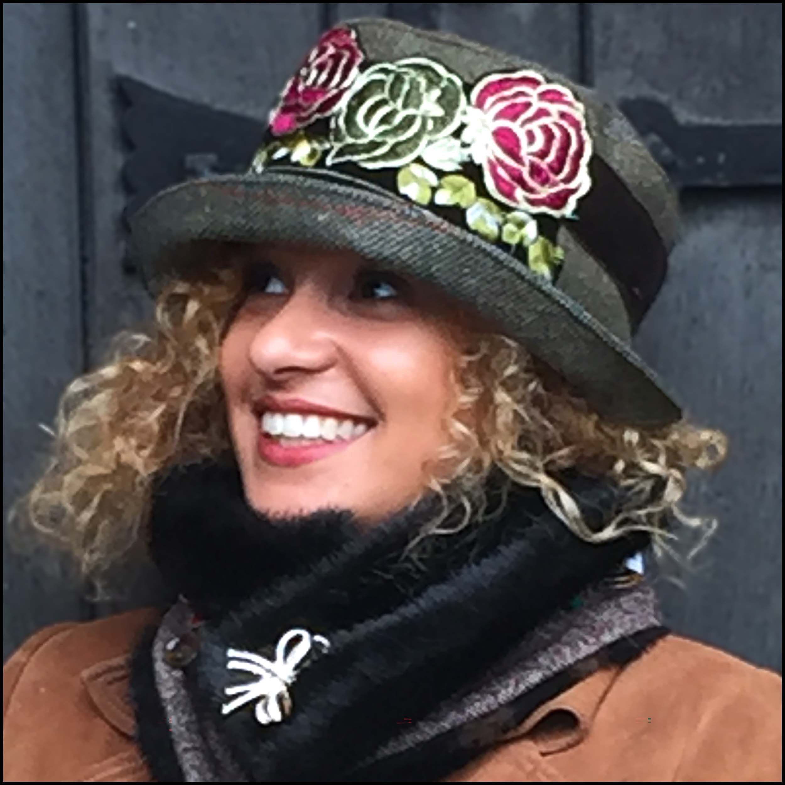 Quirky Winter Tweed Hat With Floral Roses Applique Trim  display picture 3