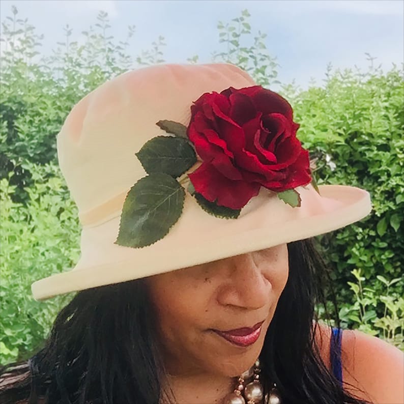 Cool Cream Cotton Sunhat for Women, Dramatic Red Rose Flower Trim & Velvet Ribbon, Packable Ladies Summer Hat, Smart Vintage Church Hat Medium Brim (10cm)