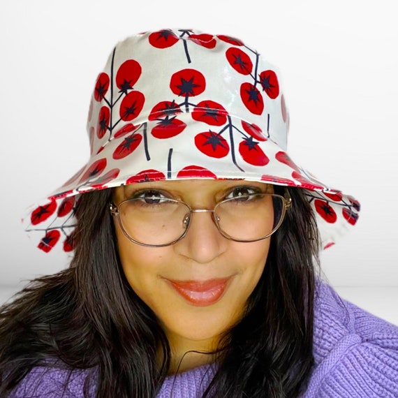 Fun Tomato Print Waterproof Bucket Hat, Women's Crushable Rainhat With Wide  Folding Brim, Red & White PVC Sou'wester Adjusts to Fit All -  Canada