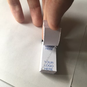 Libros estándar grandes personalizados para cucarachas, color (50)