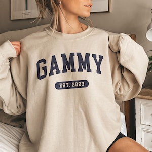 ARTECE "Gammy" Sweatshirt For Grandma - Cotton Blend Crewneck Pullover With Heart Graphic, Green, Medium - View #13